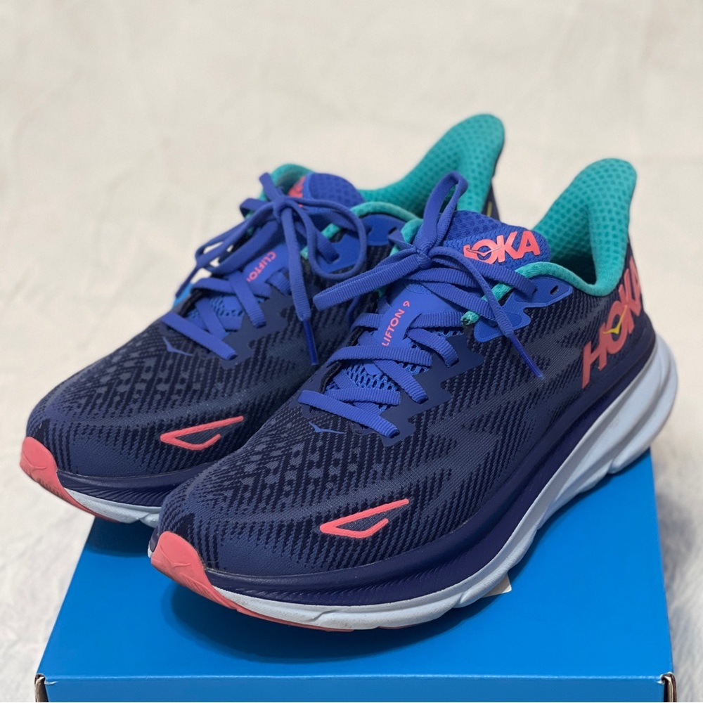 Hoka Clifton 9 Women's Size 7.5 in Bellwether Blue / Ceramic